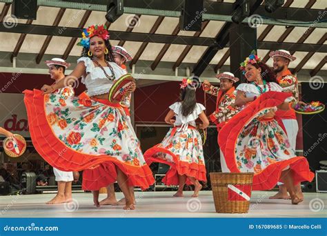 vechtdans brazilie|10 Traditional Brazilian Dances You Should Know。